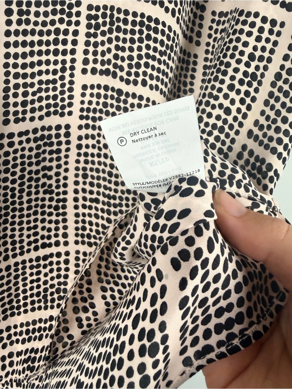 Vince 100% silk pale pink black spotted blouse size XS - Picture 5 of 7